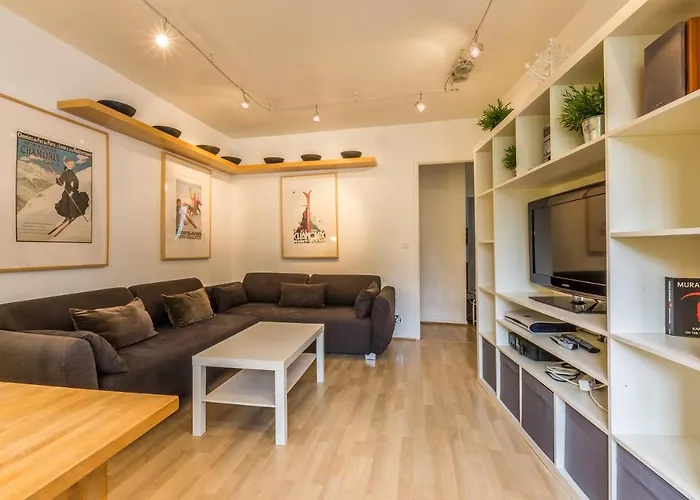 With Terrace Gentianes 1 Centre By Aiguille Du Midi Шамони